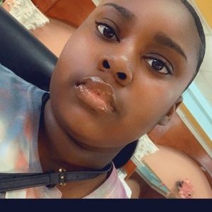 Meet your Posher, Makayla